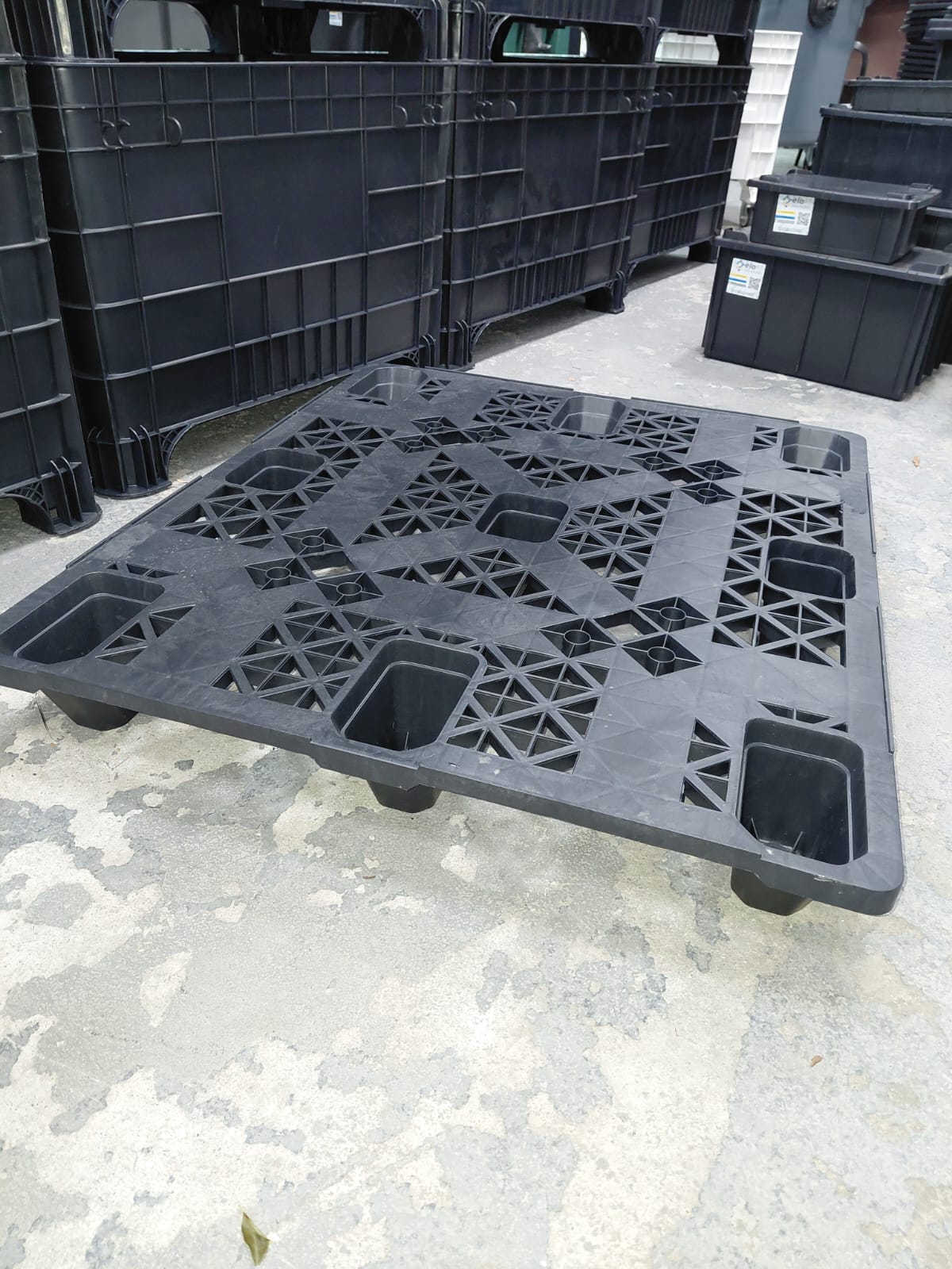 Pallet de Plástico Leve Vazado - Imagem 5